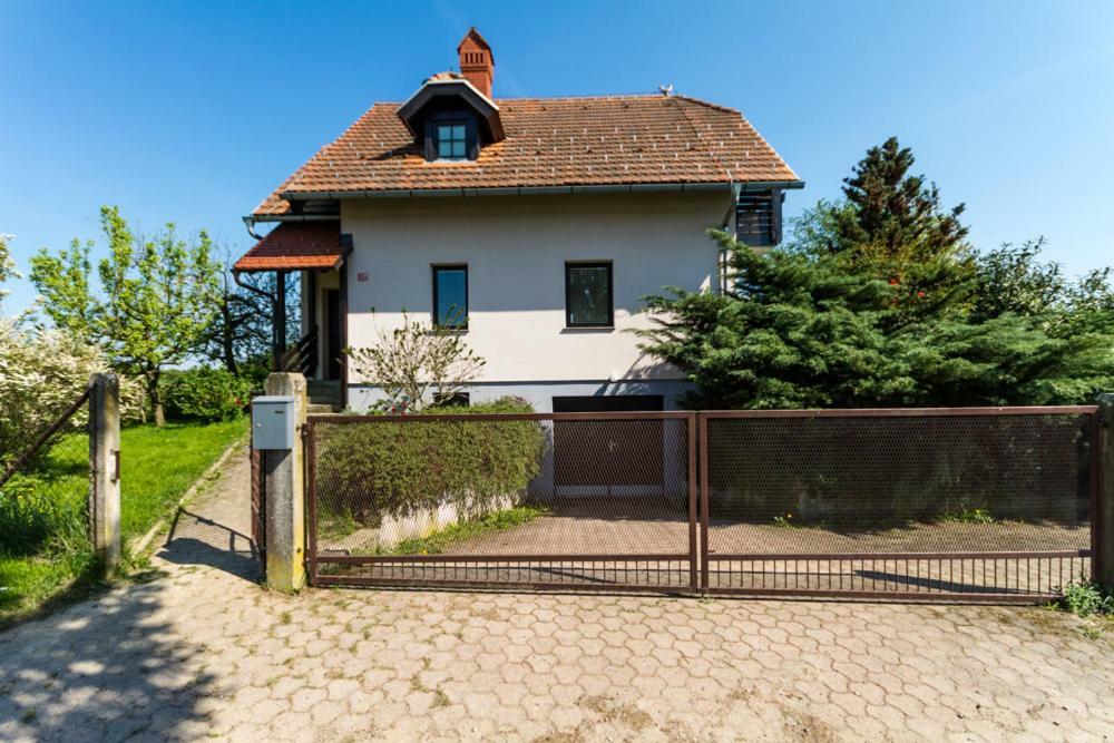 D&J House Villa Ormoz Екстериор снимка
